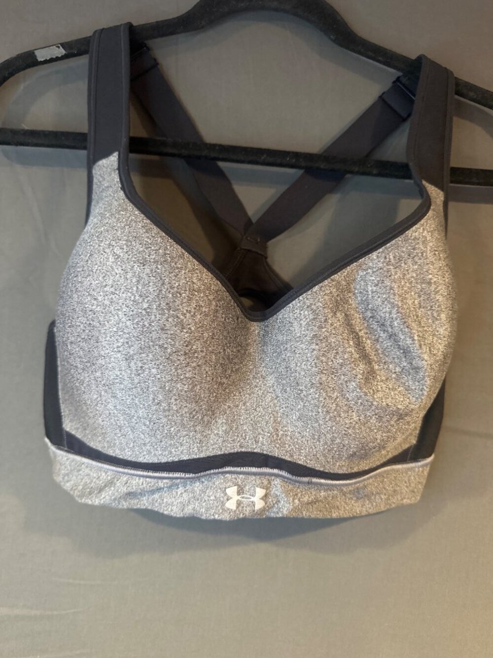 Under Armour Women’s Sports Bra 34D Gray Padded Crossback High Support Athletic